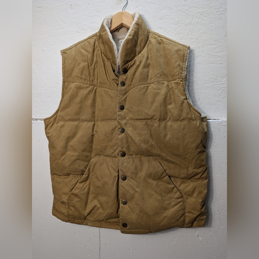 Flint & Tinder Huckberry Down Sherpa Vest  in Barley Mens Medium